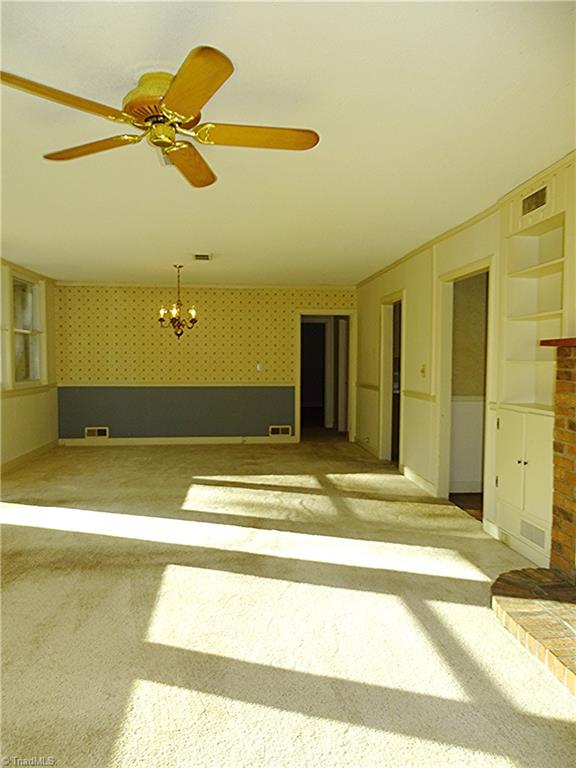 119 Ridgewood Drive Lexington, NC 27292 - Photo 10 of 31 living and dining area