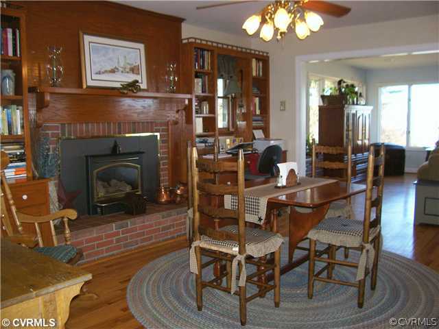 334 Wilson Acres Road Tappahannock, VA 22560 - Photo 2 of 7 Den/Family/Great Room