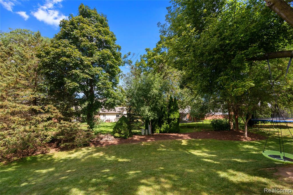 1659 Dennett Lane Rochester Hills, MI 48307 - Photo 41 of 49