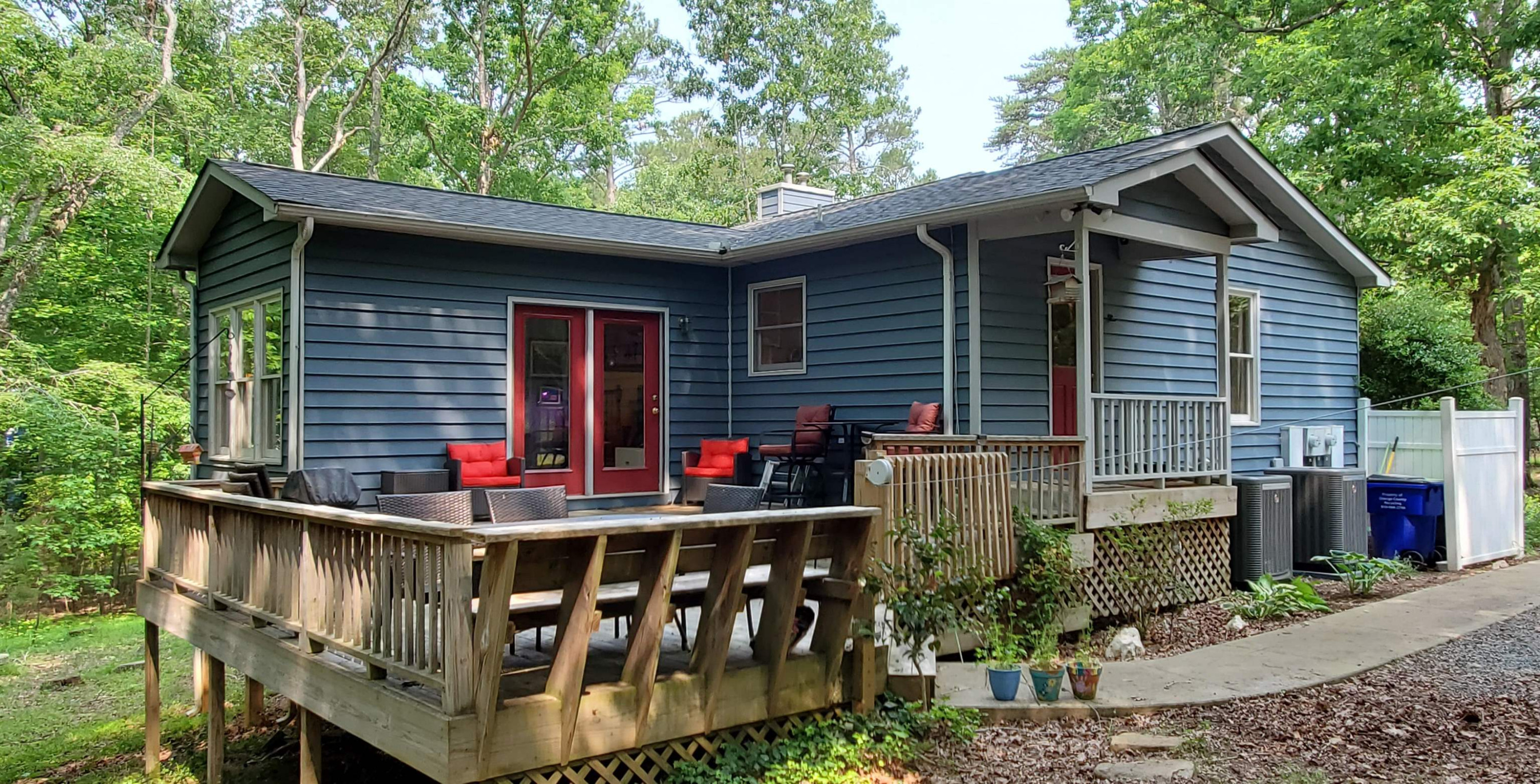 3200 Twin Streams Road Chapel Hill, NC 27516 - Photo 40 of 46 a view of a chairs and table in the patio