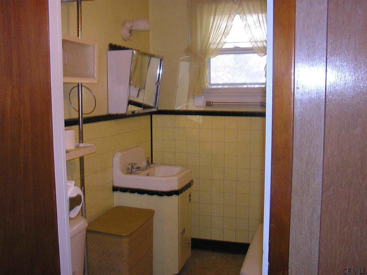 508 Chadwick Road Schenectady, NY 12304 - Photo 12 of 15 Photo 12