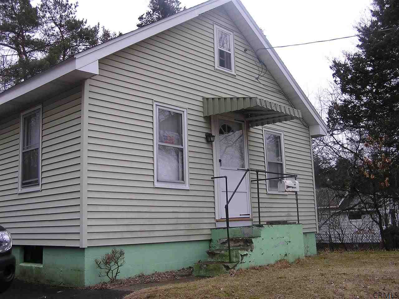 508 Chadwick Road Schenectady, NY 12304 - Photo 2 of 15 Photo 2