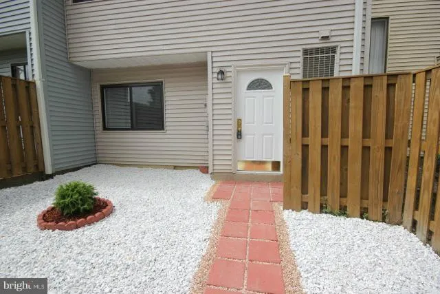 $2,250 | 8708 Village Square Drive, Alexandria, VA 22309