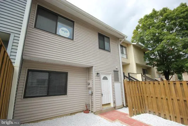 $2,250 | 8708 Village Square Drive, Alexandria, VA 22309