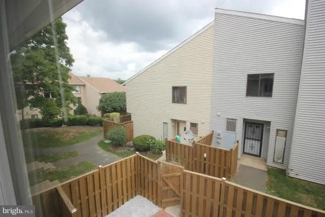 $2,250 | 8708 Village Square Drive, Alexandria, VA 22309