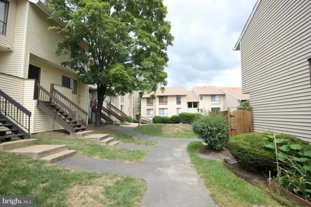 $2,250 | 8708 Village Square Drive, Alexandria, VA 22309