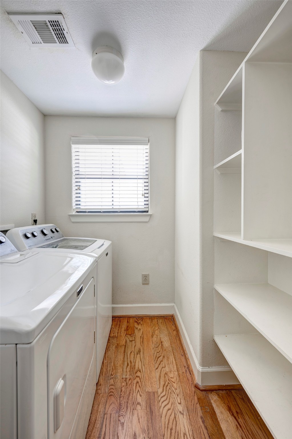 1602 Elgin Street, Unit 13 Houston, TX 77004 - Photo 14 of 18 a bathroom with a sink and a mirror