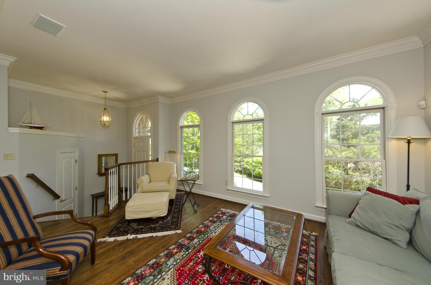 168 Rees Place Falls Church, VA 22046 - Photo 5 of 30 Living Room
