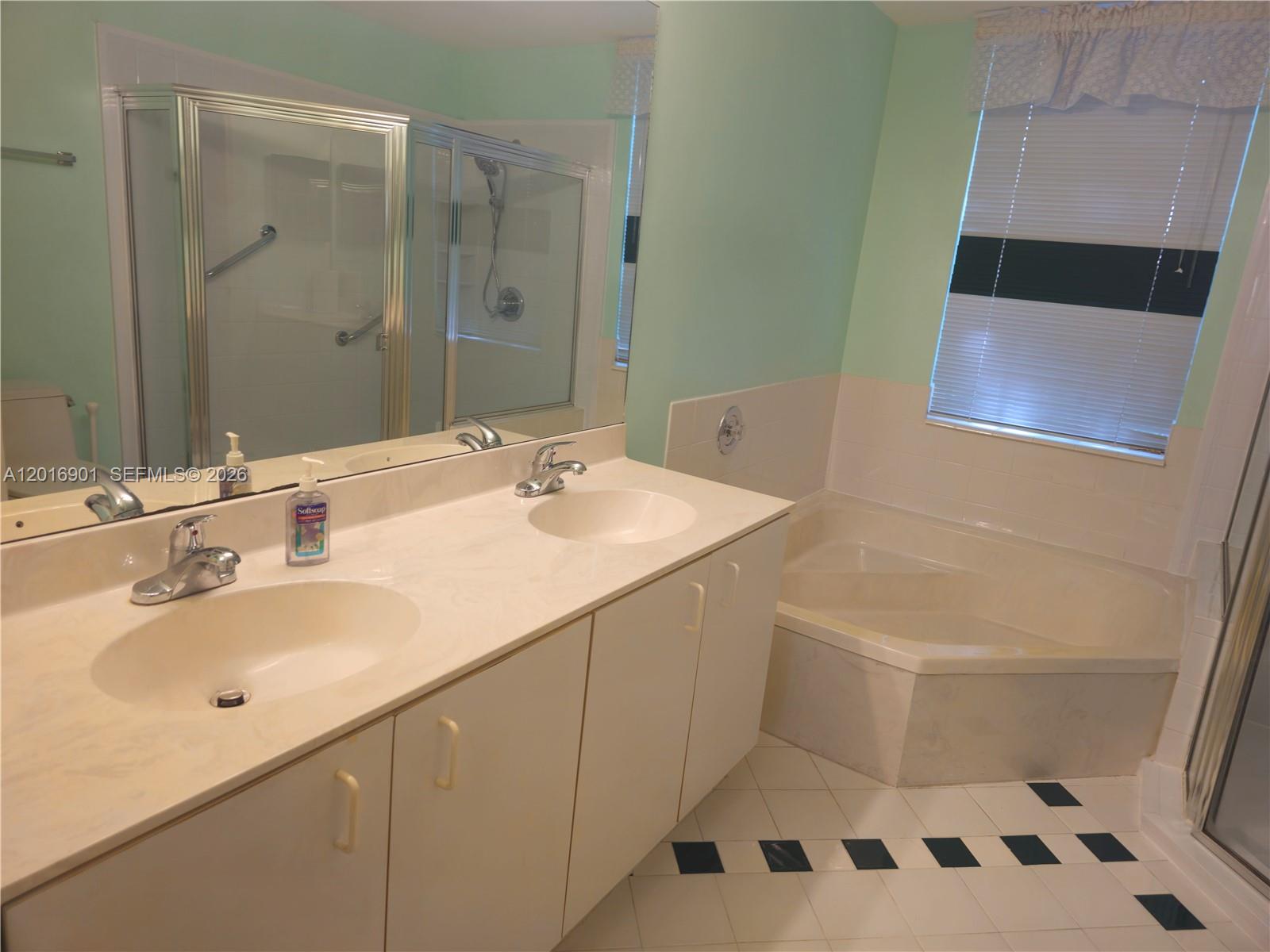14715 Balgowan Road, Unit 1049 Miami Lakes, FL 33016 - Photo 7 of 16