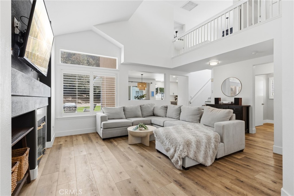 31880 Corte Algete Temecula, CA 92592 - Photo 5 of 59