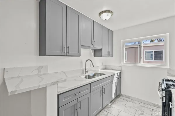 $350,000 | 7137 Coldwater Canyon Avenue, Unit 10, North Hollywood, CA 91605