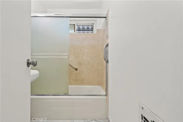 $350,000 | 7137 Coldwater Canyon Avenue, Unit 10, North Hollywood, CA 91605