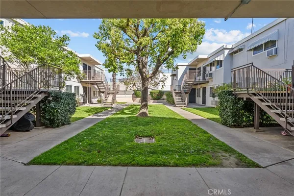 $350,000 | 7137 Coldwater Canyon Avenue, Unit 10, North Hollywood, CA 91605