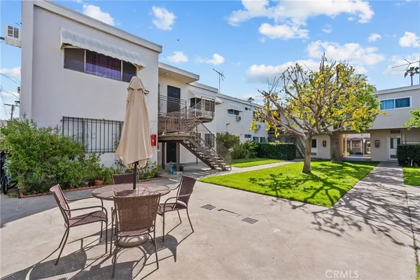 $350,000 | 7137 Coldwater Canyon Avenue, Unit 10, North Hollywood, CA 91605