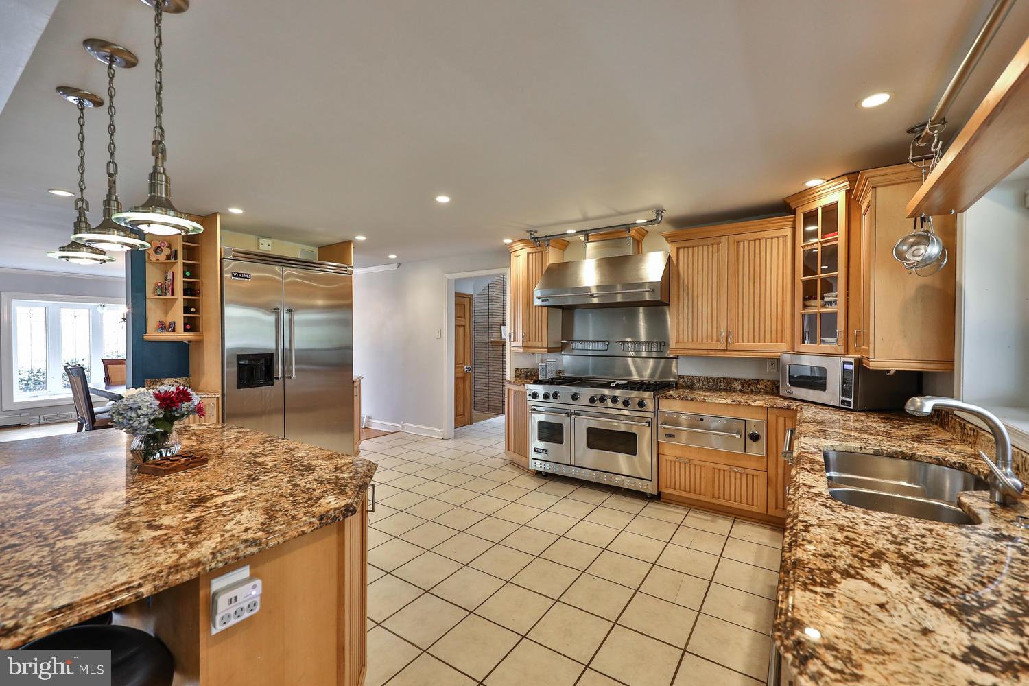 981 Meetinghouse Road Rydal, PA 19046 - Photo 16 of 61 Gourmet Chef's Kitchen