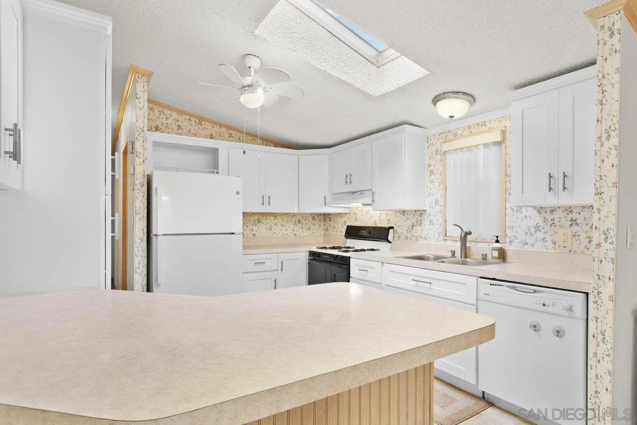 8301 Mission Gorge Road, Unit 152 Santee, CA 92071 - Photo 9 of 34 Gallery Image 9