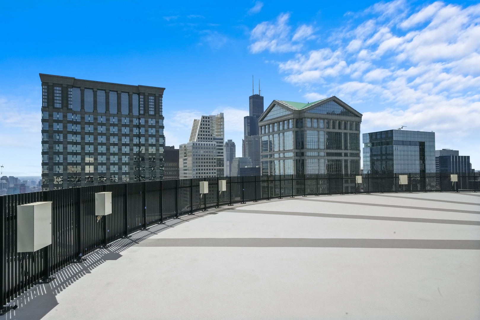 300 North State Street, Unit 5225 Chicago, IL 60654 - Photo 15 of 17 a view of a balcony with city view