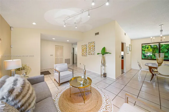 $824,000 | 14811 Archerhall Street, Davie, FL 33331