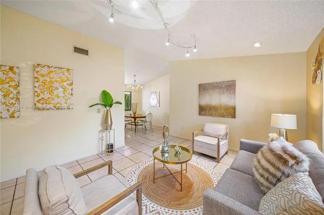 $824,000 | 14811 Archerhall Street, Davie, FL 33331