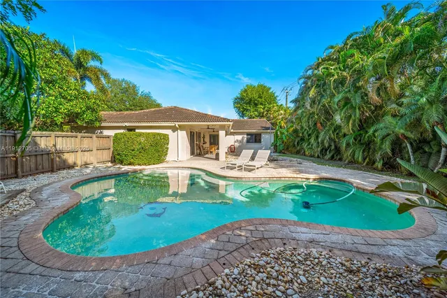 $824,000 | 14811 Archerhall Street, Davie, FL 33331