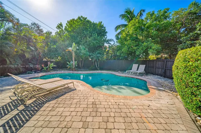 $824,000 | 14811 Archerhall Street, Davie, FL 33331