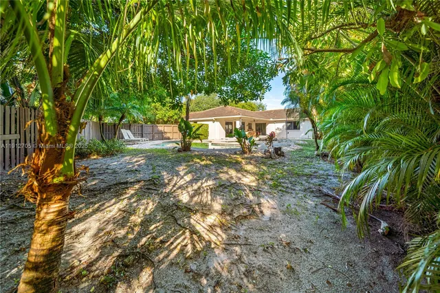 $824,000 | 14811 Archerhall Street, Davie, FL 33331