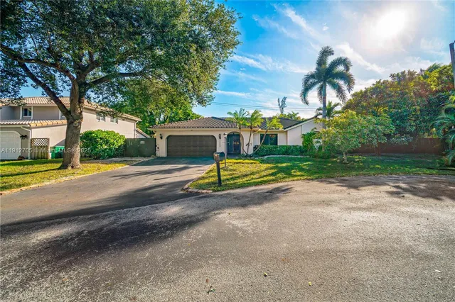 $824,000 | 14811 Archerhall Street, Davie, FL 33331