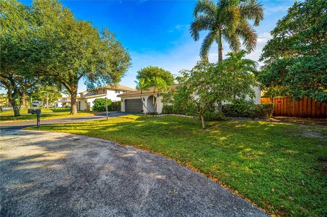$824,000 | 14811 Archerhall Street, Davie, FL 33331