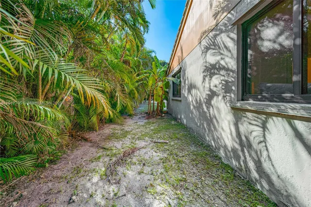 $824,000 | 14811 Archerhall Street, Davie, FL 33331