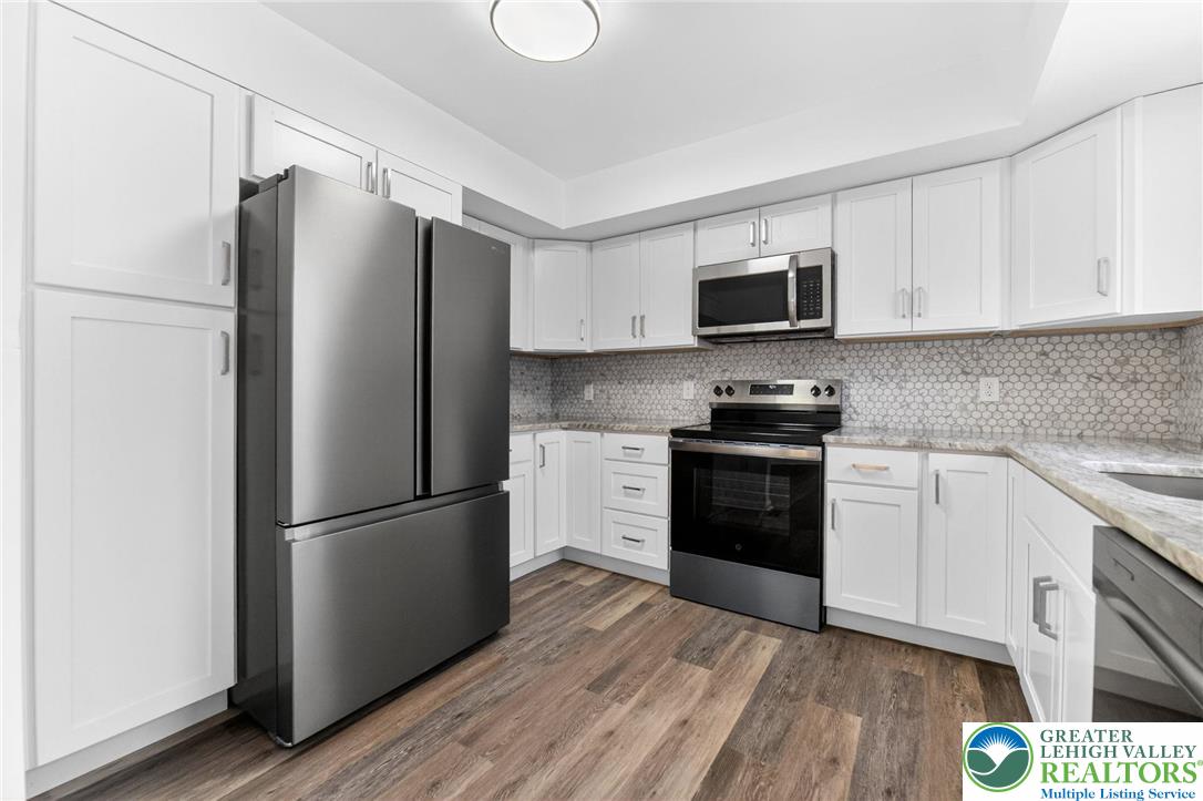 708 Cherokee Street Bethlehem, PA 18015 - Photo 8 of 25