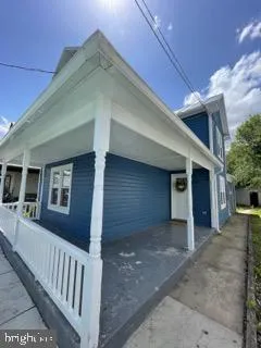 $2,050 | 341 Fairview Avenue, Winchester, VA 22601