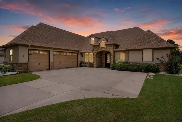 $1,300,000 | 1011 Sunset Bay Drive, Granbury, TX 76048