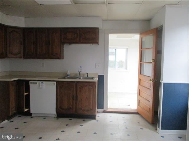 306 Magnolia Road Joppa, MD 21085 - Photo 7 of 24 Kitchen
