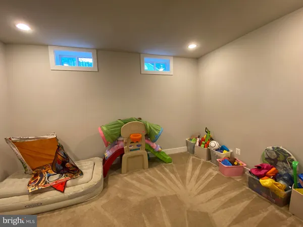 $10,000 | 2233 North Underwood Street, Falls Church, VA 22043