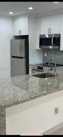 $2,075 | 7732 Camino Real, Unit F318, Miami, FL 33143