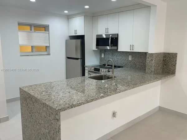 $2,075 | 7732 Camino Real, Unit F318, Miami, FL 33143