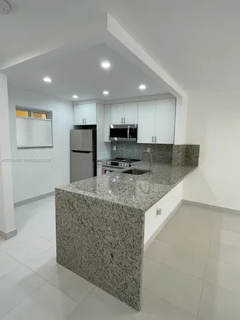 $2,075 | 7732 Camino Real, Unit F318, Miami, FL 33143