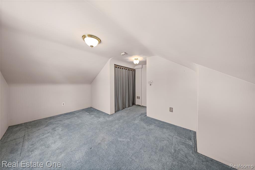 2209 Ridgemont Road Grosse Pointe Woods, MI 48236 - Photo 24 of 44