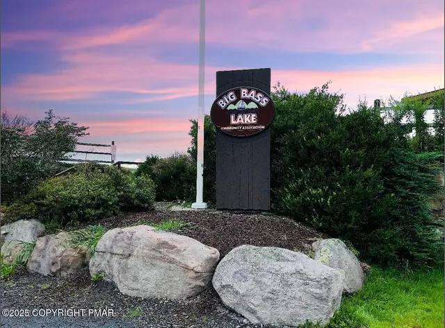 $375,000 | 72 East Creek View Drive, Gouldsboro, PA 18424