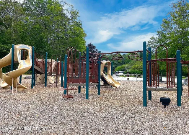 $375,000 | 72 East Creek View Drive, Gouldsboro, PA 18424