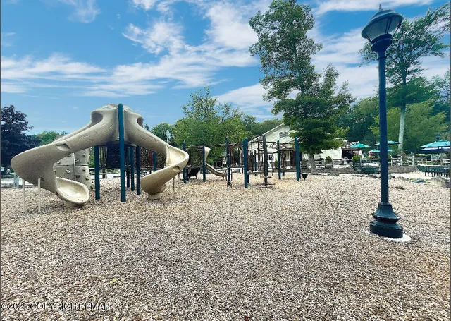 $375,000 | 72 East Creek View Drive, Gouldsboro, PA 18424