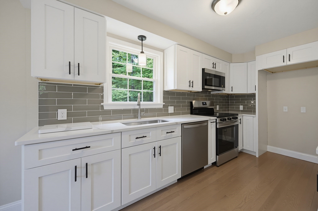 385 River Road Uxbridge, MA 01569 - Photo 11 of 34