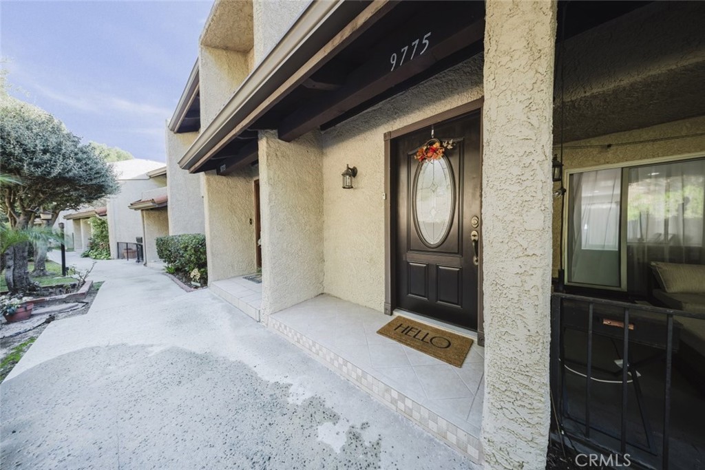 9775 Vía Roma Burbank, CA 91504 - Photo 33 of 39 a view of a entryway door front of house