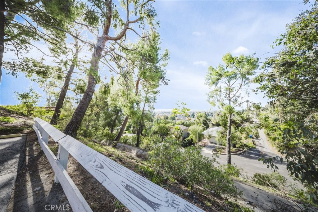 9775 Vía Roma Burbank, CA 91504 - Photo 35 of 39 a view balcony with plants
