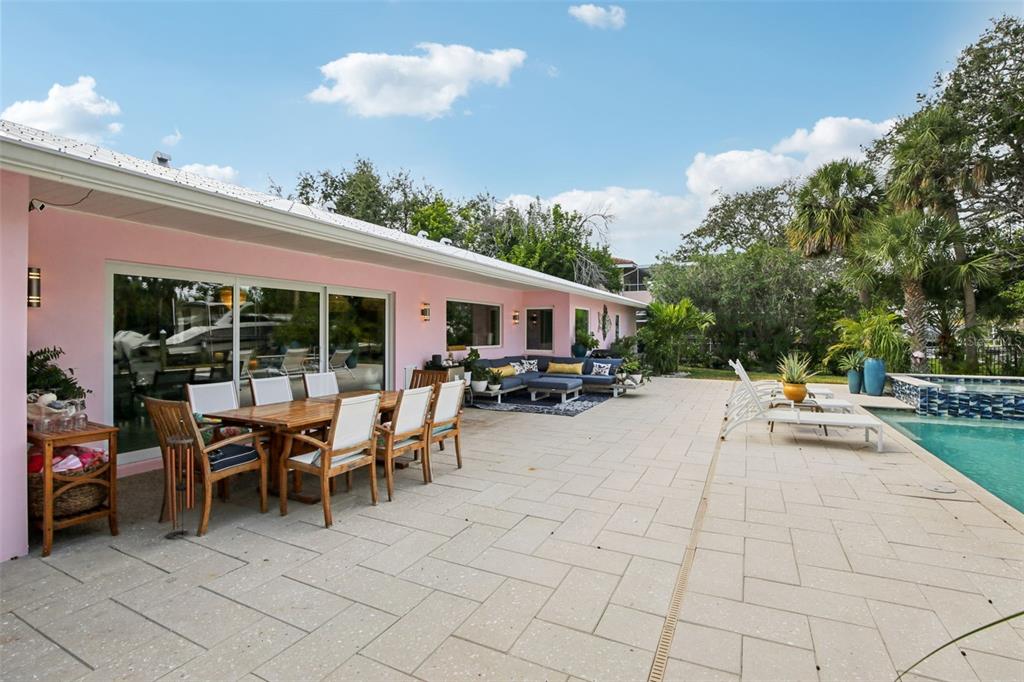 613 Buttonwood Drive Longboat Key, FL 34228 - Photo 39 of 48