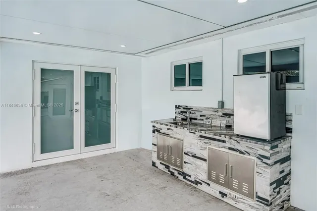 $945,000 | 10333 Southwest 6th Street, Sweetwater, FL 33174