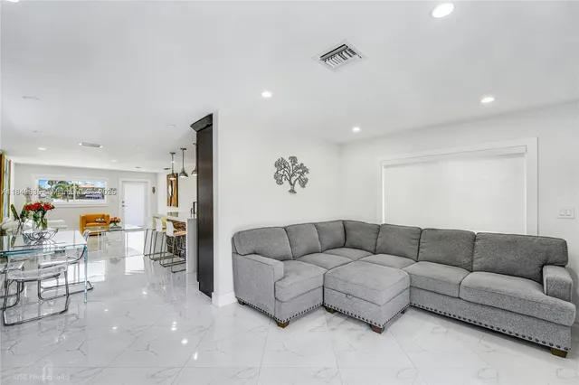 $945,000 | 10333 Southwest 6th Street, Sweetwater, FL 33174