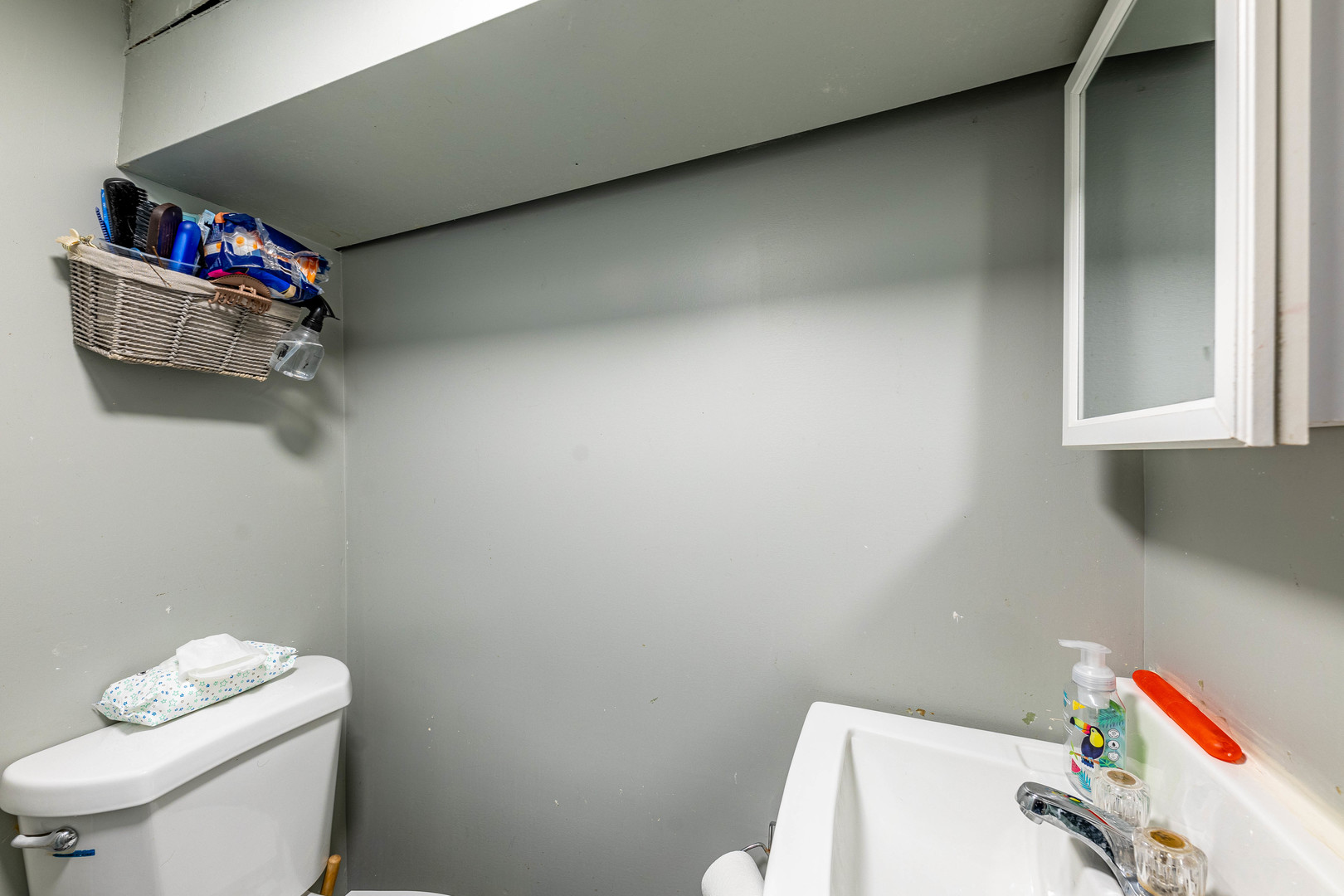 2434 South Harding Avenue Chicago, IL 60623 - Photo 17 of 21 a bathroom with a toilet and a bathtub