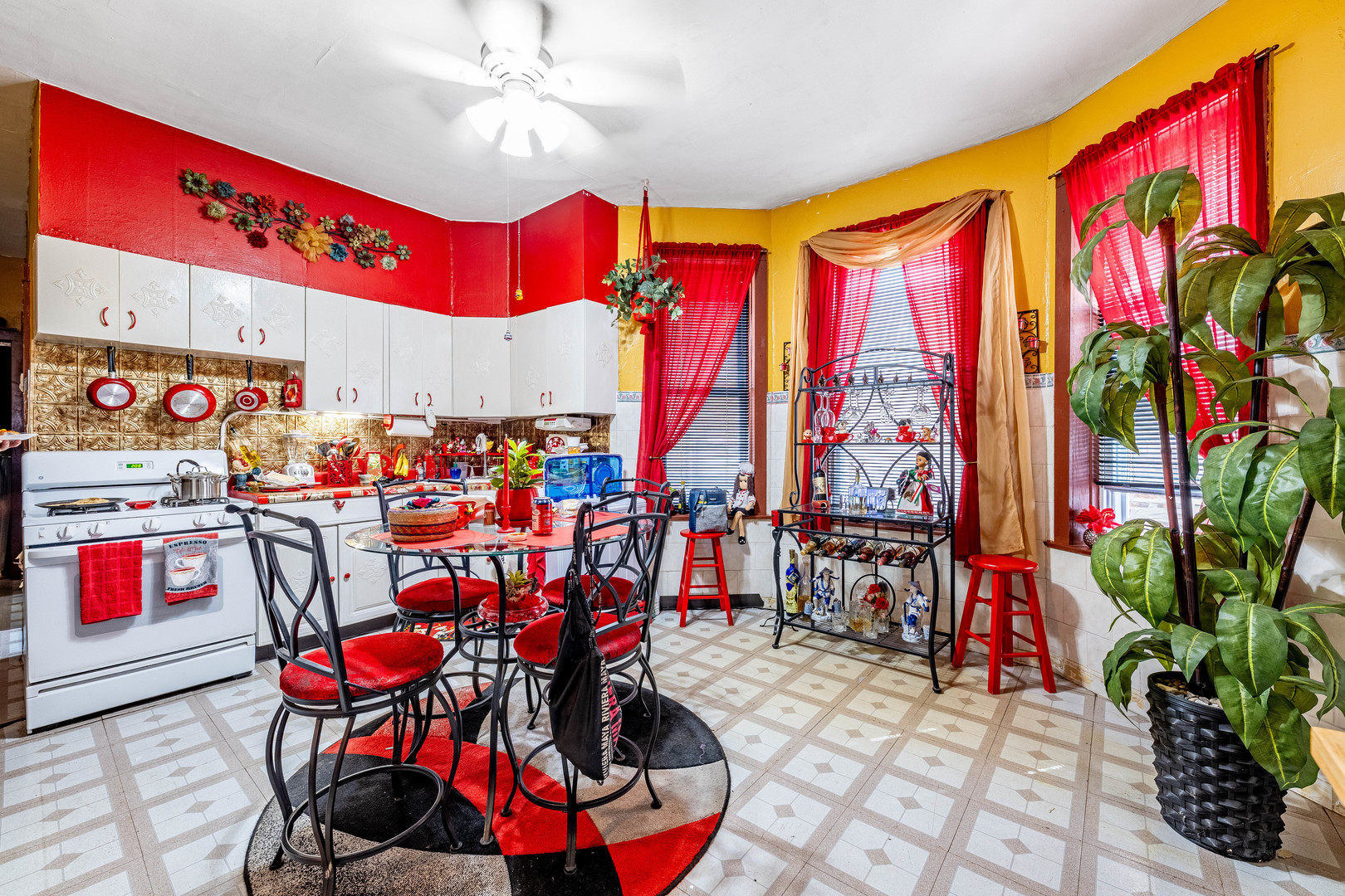 2434 South Harding Avenue Chicago, IL 60623 - Photo 2 of 21 unknown