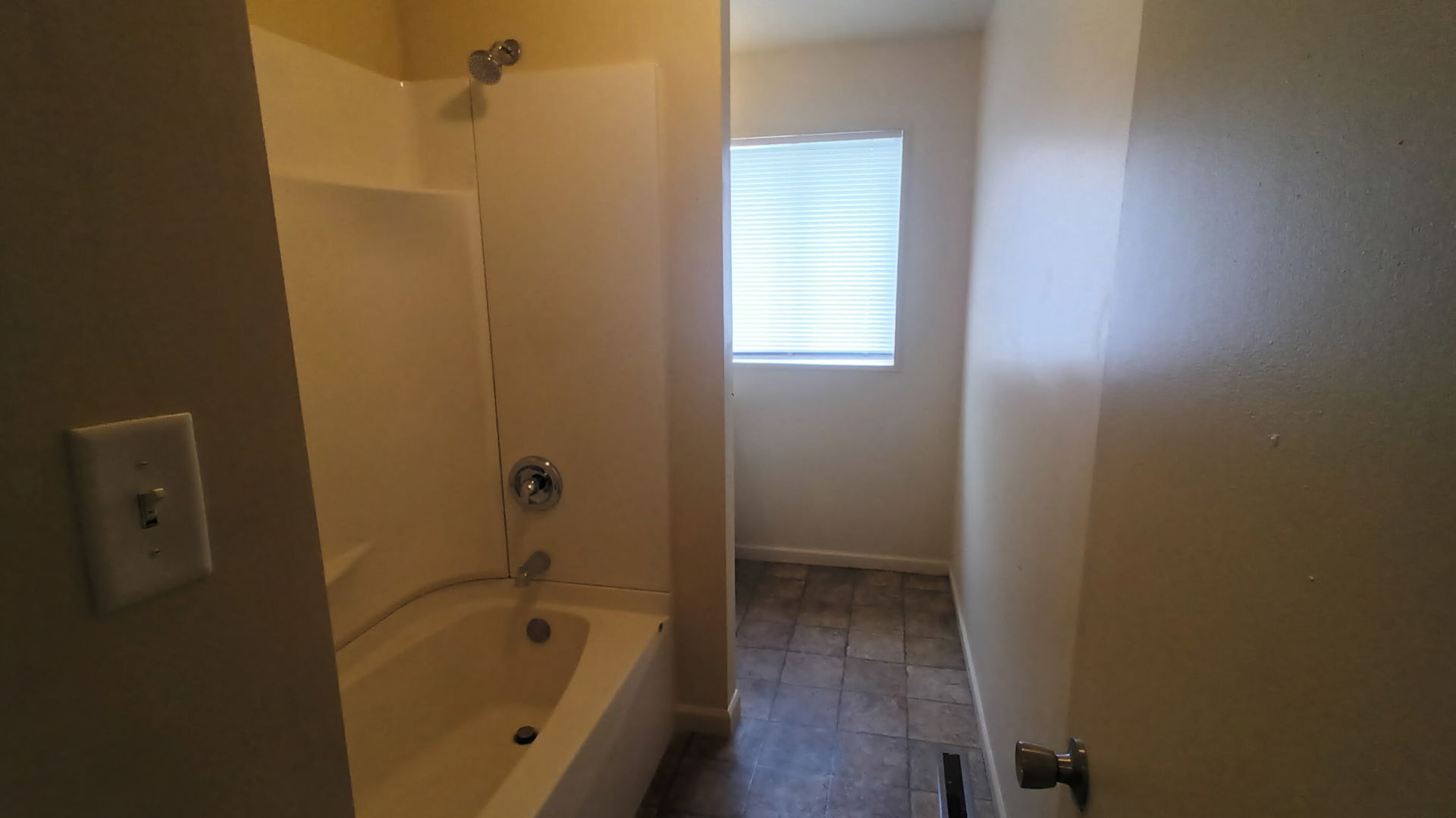 2856 East Cardinal Drive Decatur, IL 62526 - Photo 9 of 10